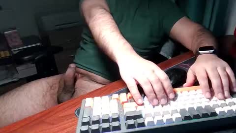 Snapshot of daddypimp3 chatting on October 14, 12:57 am Paul online show from October 14, 12:57 am