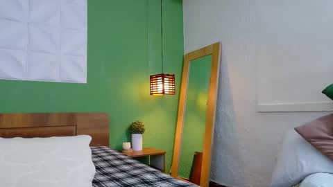 Valen online show from March 4, 2:21 pm