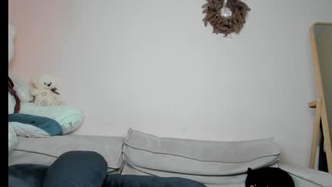 daenery_ online show from January 13, 3:23 am