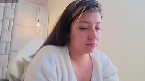 Dahiana  online show from July 11, 12:30 pm