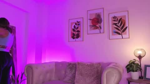 Dahiann Walcott online show from February 23, 3:03 pm