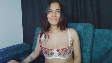 daila_ online show from April 14, 1:20 am