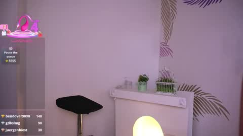 Lauren            online show from March 10, 3:41 pm