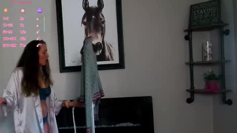 Daisy online show from February 10, 4:21 pm