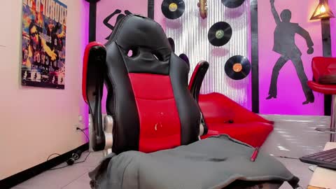 daisy_jonexxx22 online show from April 11, 4:06 am