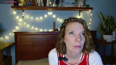 daisy_lovely online show from December 3, 4:24 am