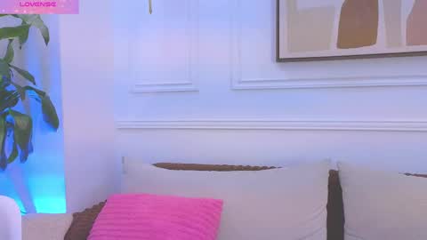 Daisy Price online show from June 1, 10:27 am