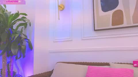 Daisy Price online show from June 2, 11:12 am