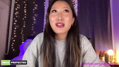 Daisy Kim online show from March 3, 12:37 am