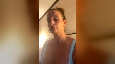 daisymae0017 online show from August 3, 11:55 pm