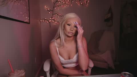 daisy online show from March 28, 11:28 pm