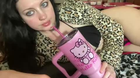 daisy love online show from January 4, 8:17 am