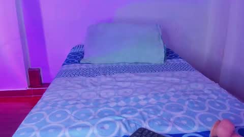 dakostelee1_ online show from February 25, 6:22 pm