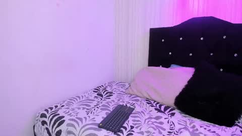 Dakota and Valerie online show from February 22, 4:18 am