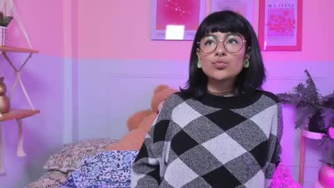 Dakota  online show from May 12, 3:37 am