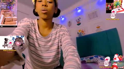 Snapshot of dakota_evans18 chatting on October 23, 3:41 am DAKOTA online show from October 23, 3:41 am