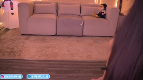 dako online show from November 25, 3:38 am