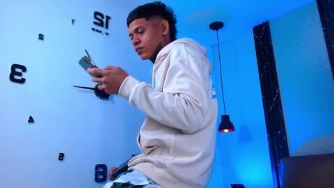 damar_felipe online show from November 2, 5:07 am