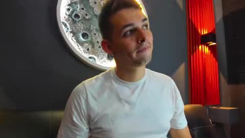 Damian Oliver online show from December 12, 6:03 am