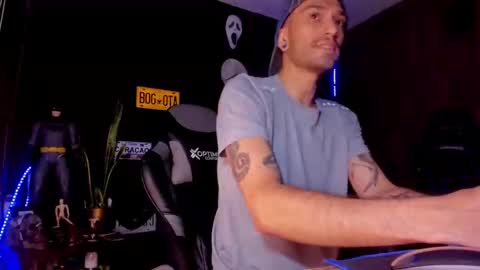 Daamiancox online show from March 6, 8:27 pm