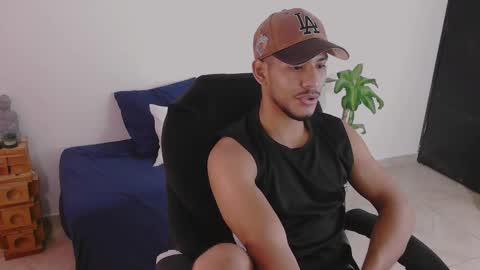 instagram damiannreed. online show from September 13, 2:14 am