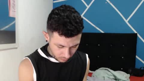 damiansexyboy69 online show from November 12, 11:51 pm