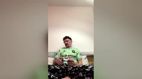 damo111694 online show from March 27, 11:39 pm