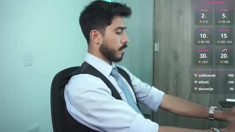 Snapshot of damon_frost chatting on December 17, 10:32 pm damon_frost online show from December 17, 10:32 pm