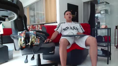 damyan_2003 online show from November 17, 4:31 pm