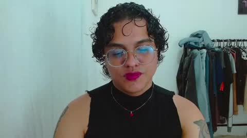 Diane Blosson online show from May 17, 1:26 am