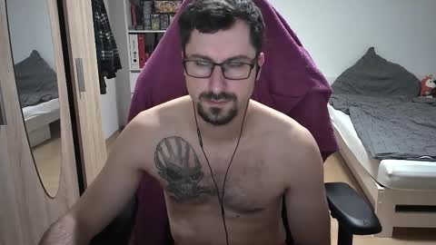 King Dan online show from December 4, 9:03 pm