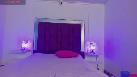    online show from March 3, 9:48 pm