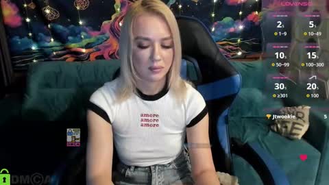 dances_queen online show from March 22, 8:29 am