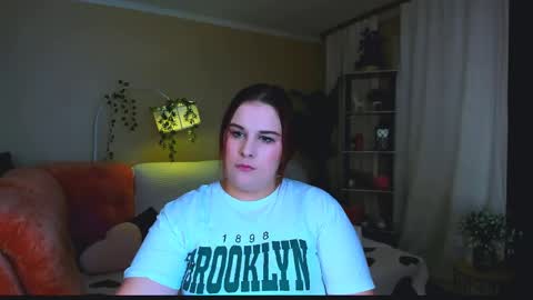 Olivia online show from June 3, 3:09 am