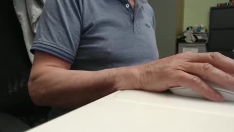 dani_alpina online show from April 25, 9:55 am