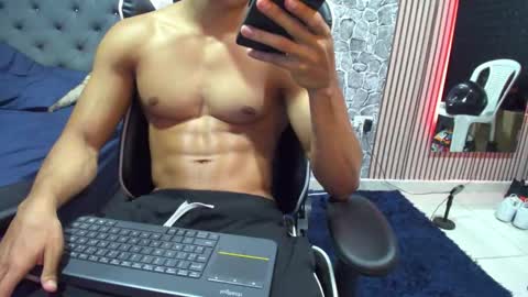 daniel_leconte online show from November 13, 8:17 am