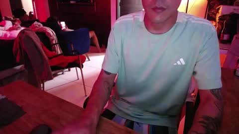 daniel_velez26 online show from May 25, 3:12 am