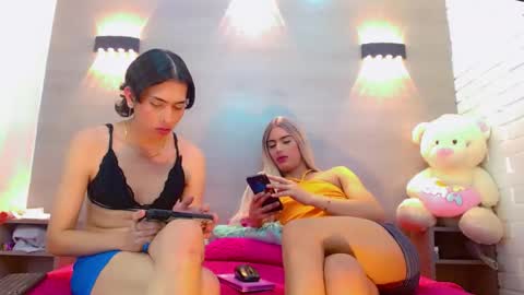daniela_pink_ online show from November 12, 10:45 pm