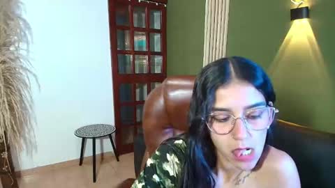danielamonroe online show from October 21, 8:56 pm