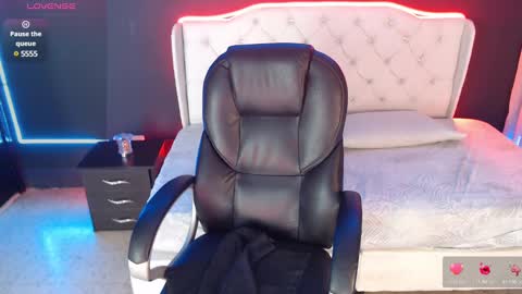 Danielle Smith online show from March 6, 2:30 am