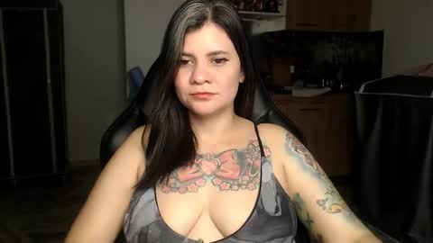 daniellerain online show from February 4, 11:41 pm