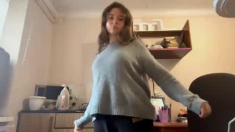 Mia online show from October 28, 8:26 am