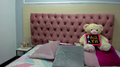 DaniiBelluci  online show from September 13, 4:04 am