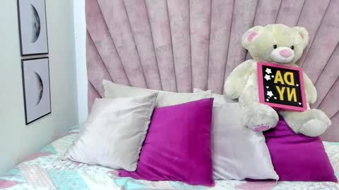 DaniiBelluci  online show from November 15, 5:09 am