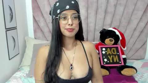 DaniiBelluci  online show from December 17, 5:25 am