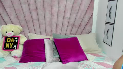 DaniiBelluci  online show from March 20, 4:06 am