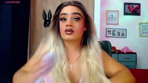 danipein online show from December 18, 5:03 am