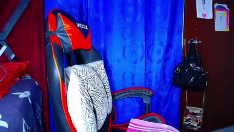 danisabrownn online show from February 14, 8:44 pm