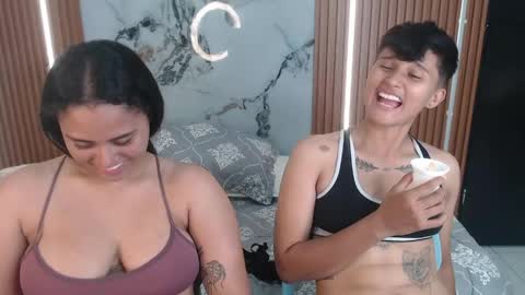 Danniela y Victoria online show from April 27, 8:17 pm