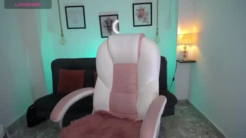 Danna online show from February 12, 11:30 pm